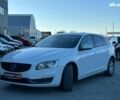 Белый Вольво B60, объемом двигателя 2 л и пробегом 300 тыс. км за 13940 $, фото 1 на Automoto.ua