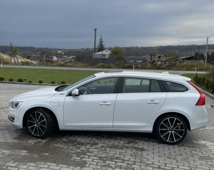 Белый Вольво B60, объемом двигателя 2.4 л и пробегом 214 тыс. км за 17299 $, фото 5 на Automoto.ua