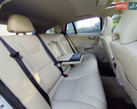 Белый Вольво B60, объемом двигателя 1.97 л и пробегом 156 тыс. км за 11500 $, фото 8 на Automoto.ua