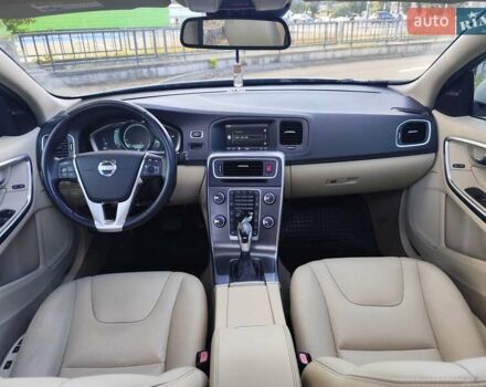 Белый Вольво B60, объемом двигателя 1.97 л и пробегом 156 тыс. км за 11500 $, фото 20 на Automoto.ua