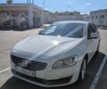 Белый Вольво B60, объемом двигателя 1.97 л и пробегом 231 тыс. км за 10900 $, фото 2 на Automoto.ua