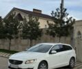 Белый Вольво B60, объемом двигателя 1.6 л и пробегом 200 тыс. км за 4850 $, фото 1 на Automoto.ua