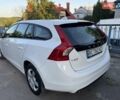 Белый Вольво B60, объемом двигателя 2 л и пробегом 272 тыс. км за 10500 $, фото 3 на Automoto.ua