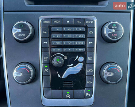 Вольво B60 2014 у Львові на Automoto.ua Білий Вольво B60, об'ємом двигуна 2 л та пробігом 300 тис. км за 13940 $, фото 27 на Automoto.ua