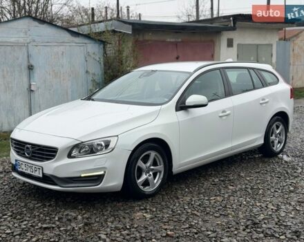 Белый Вольво B60, объемом двигателя 1.98 л и пробегом 257 тыс. км за 9450 $, фото 3 на Automoto.ua