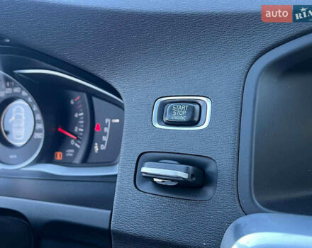 Вольво B60 2014 у Львові на Automoto.ua Білий Вольво B60, об'ємом двигуна 2 л та пробігом 300 тис. км за 13940 $, фото 24 на Automoto.ua