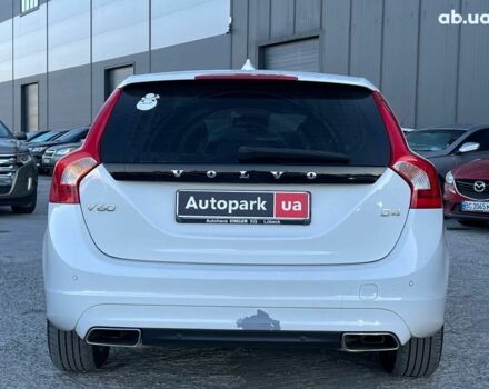 Белый Вольво B60, объемом двигателя 2 л и пробегом 300 тыс. км за 13940 $, фото 5 на Automoto.ua