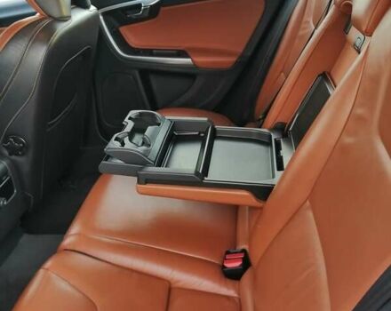 Белый Вольво B60, объемом двигателя 2.4 л и пробегом 377 тыс. км за 14500 $, фото 25 на Automoto.ua