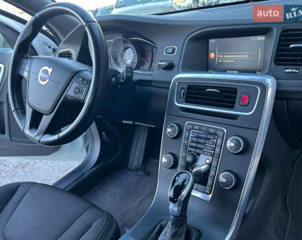 Вольво B60 2014 у Львові на Automoto.ua Білий Вольво B60, об'ємом двигуна 2 л та пробігом 300 тис. км за 13940 $, фото 37 на Automoto.ua