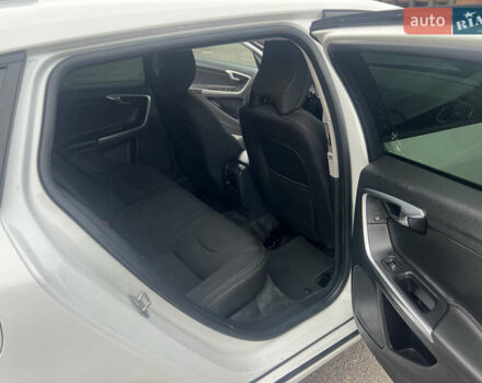 Білий Вольво B60, об'ємом двигуна 2 л та пробігом 282 тис. км за 11700 $, фото 18 на Automoto.ua