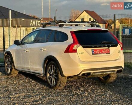 Білий Вольво B60, об'ємом двигуна 2.5 л та пробігом 203 тис. км за 15500 $, фото 5 на Automoto.ua