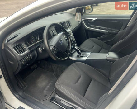 Білий Вольво B60, об'ємом двигуна 2 л та пробігом 282 тис. км за 11700 $, фото 12 на Automoto.ua