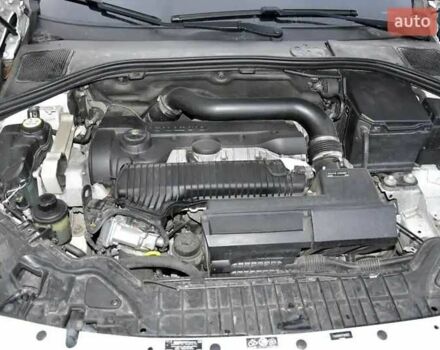 Белый Вольво B60, объемом двигателя 2.5 л и пробегом 161 тыс. км за 13999 $, фото 20 на Automoto.ua