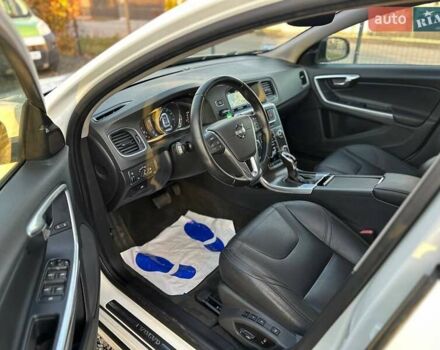 Білий Вольво B60, об'ємом двигуна 2.5 л та пробігом 203 тис. км за 15500 $, фото 11 на Automoto.ua