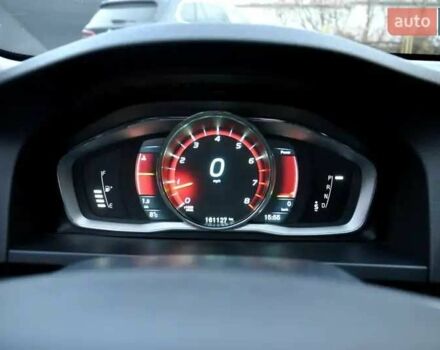 Белый Вольво B60, объемом двигателя 2.5 л и пробегом 161 тыс. км за 13999 $, фото 18 на Automoto.ua