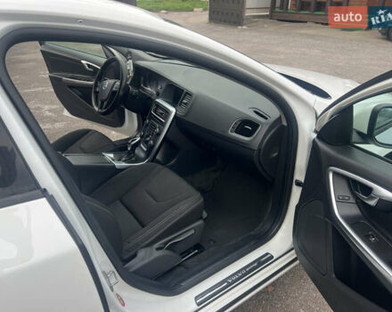 Білий Вольво B60, об'ємом двигуна 2 л та пробігом 282 тис. км за 11700 $, фото 19 на Automoto.ua