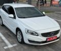 Белый Вольво B60, объемом двигателя 2 л и пробегом 260 тыс. км за 12550 $, фото 2 на Automoto.ua