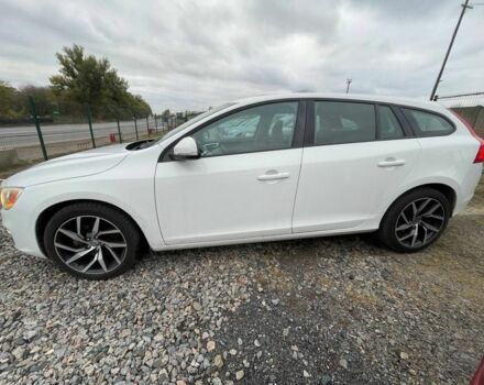 Белый Вольво B60, объемом двигателя 2.5 л и пробегом 253 тыс. км за 11200 $, фото 1 на Automoto.ua