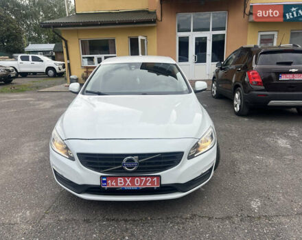 Білий Вольво B60, об'ємом двигуна 2 л та пробігом 282 тис. км за 11700 $, фото 1 на Automoto.ua