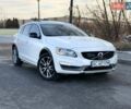 Белый Вольво B60, объемом двигателя 2.5 л и пробегом 152 тыс. км за 14800 $, фото 1 на Automoto.ua