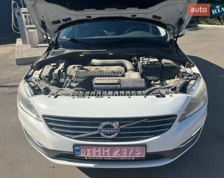 Белый Вольво B60, объемом двигателя 2.5 л и пробегом 253 тыс. км за 11300 $, фото 20 на Automoto.ua