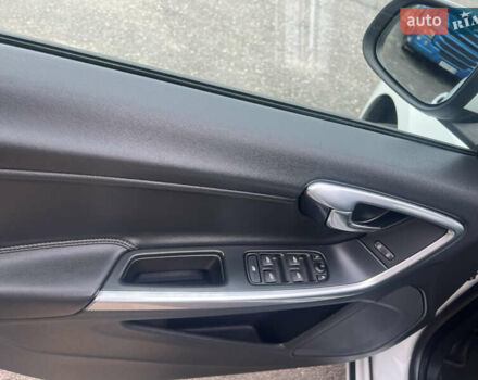 Білий Вольво B60, об'ємом двигуна 2 л та пробігом 282 тис. км за 11700 $, фото 13 на Automoto.ua