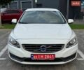 Белый Вольво B60, объемом двигателя 2 л и пробегом 260 тыс. км за 12550 $, фото 5 на Automoto.ua