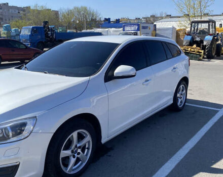 Білий Вольво B60, об'ємом двигуна 2 л та пробігом 268 тис. км за 12500 $, фото 2 на Automoto.ua