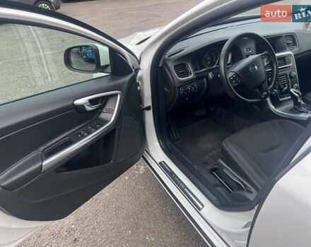 Білий Вольво B60, об'ємом двигуна 2 л та пробігом 282 тис. км за 12300 $, фото 15 на Automoto.ua