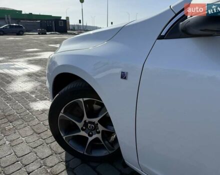 Белый Вольво B60, объемом двигателя 2 л и пробегом 251 тыс. км за 14299 $, фото 24 на Automoto.ua