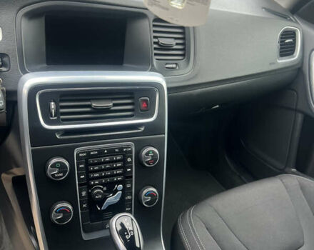 Білий Вольво B60, об'ємом двигуна 2 л та пробігом 282 тис. км за 11700 $, фото 21 на Automoto.ua