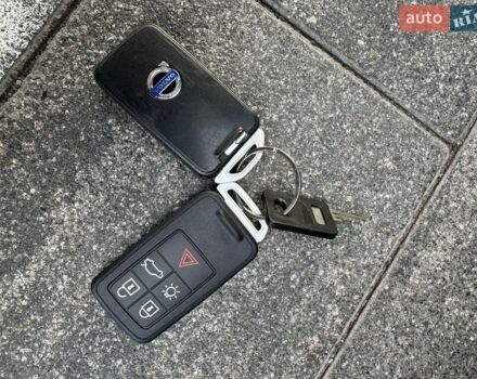 Белый Вольво B60, объемом двигателя 2 л и пробегом 260 тыс. км за 12550 $, фото 56 на Automoto.ua
