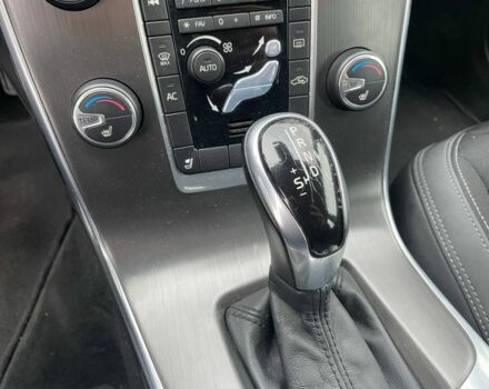 Белый Вольво B60, объемом двигателя 2.5 л и пробегом 253 тыс. км за 11200 $, фото 6 на Automoto.ua