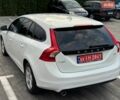 Белый Вольво B60, объемом двигателя 2 л и пробегом 260 тыс. км за 12550 $, фото 17 на Automoto.ua