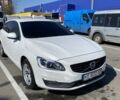 Белый Вольво B60, объемом двигателя 2 л и пробегом 268 тыс. км за 13000 $, фото 1 на Automoto.ua