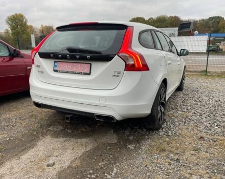 Белый Вольво B60, объемом двигателя 2.5 л и пробегом 253 тыс. км за 11200 $, фото 2 на Automoto.ua