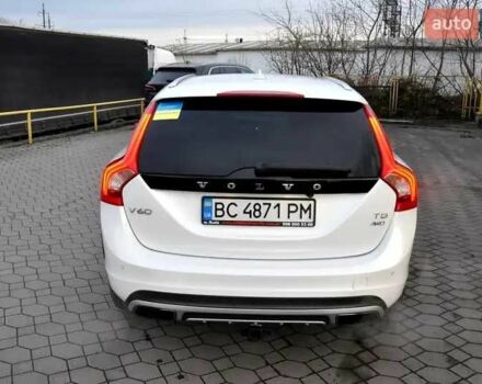 Белый Вольво B60, объемом двигателя 2.5 л и пробегом 161 тыс. км за 13999 $, фото 4 на Automoto.ua