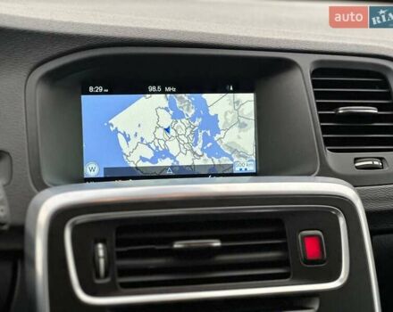 Белый Вольво B60, объемом двигателя 2.5 л и пробегом 203 тыс. км за 14000 $, фото 12 на Automoto.ua