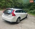 Белый Вольво B60, объемом двигателя 1.97 л и пробегом 319 тыс. км за 14700 $, фото 2 на Automoto.ua
