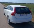 Белый Вольво B60, объемом двигателя 1.97 л и пробегом 400 тыс. км за 10800 $, фото 3 на Automoto.ua