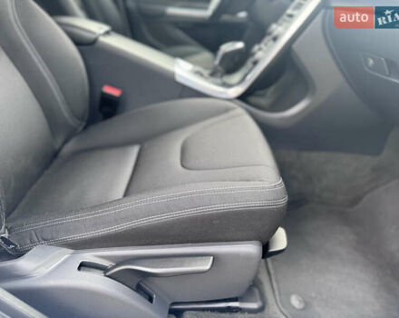 Белый Вольво B60, объемом двигателя 1.99 л и пробегом 236 тыс. км за 14650 $, фото 24 на Automoto.ua