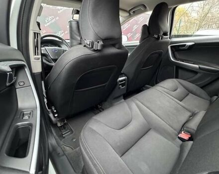 Белый Вольво B60, объемом двигателя 1.97 л и пробегом 243 тыс. км за 15800 $, фото 15 на Automoto.ua