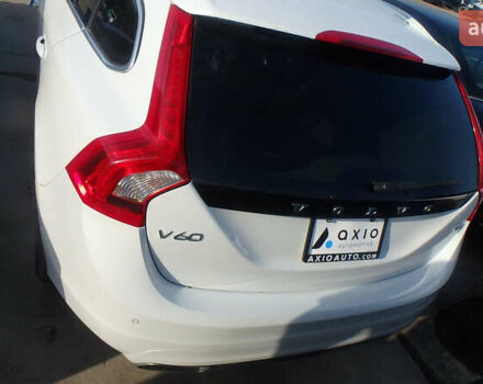 Белый Вольво B60, объемом двигателя 2 л и пробегом 122 тыс. км за 7500 $, фото 4 на Automoto.ua