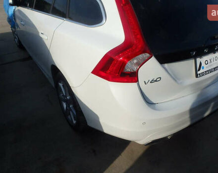 Белый Вольво B60, объемом двигателя 2 л и пробегом 122 тыс. км за 7500 $, фото 6 на Automoto.ua