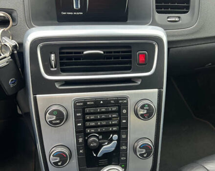 Вольво B60 2016 в Луцке на Automoto.ua Белый Вольво B60, объемом двигателя 2 л и пробегом 243 тыс. км за 15790 $, фото 44 на Automoto.ua