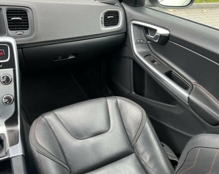 Вольво B60 2016 в Луцке на Automoto.ua Белый Вольво B60, объемом двигателя 2 л и пробегом 243 тыс. км за 15790 $, фото 26 на Automoto.ua