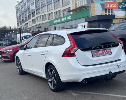 Белый Вольво B60, объемом двигателя 1.99 л и пробегом 236 тыс. км за 14650 $, фото 10 на Automoto.ua