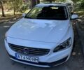Білий Вольво B60, об'ємом двигуна 2 л та пробігом 290 тис. км за 14279 $, фото 1 на Automoto.ua