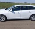 Белый Вольво B60, объемом двигателя 1.97 л и пробегом 400 тыс. км за 10800 $, фото 4 на Automoto.ua