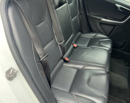 Вольво B60 2016 в Луцке на Automoto.ua Белый Вольво B60, объемом двигателя 2 л и пробегом 243 тыс. км за 15790 $, фото 40 на Automoto.ua